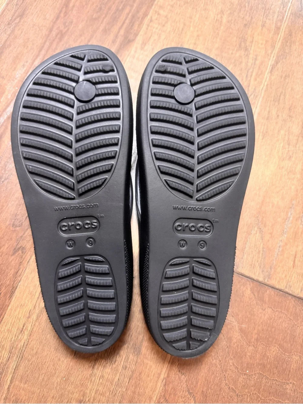 CROCS Black Platform Flip-Flop Thong Sandals Black - Size 9 Women
